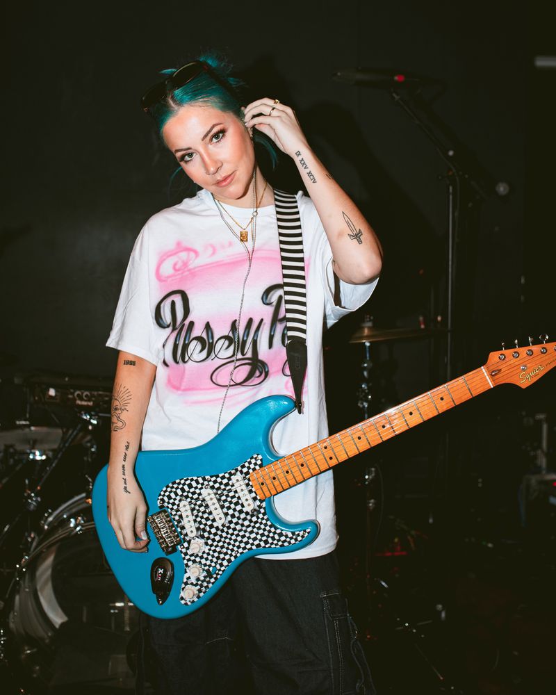 Charlotte Sands - Free music on ToneDen